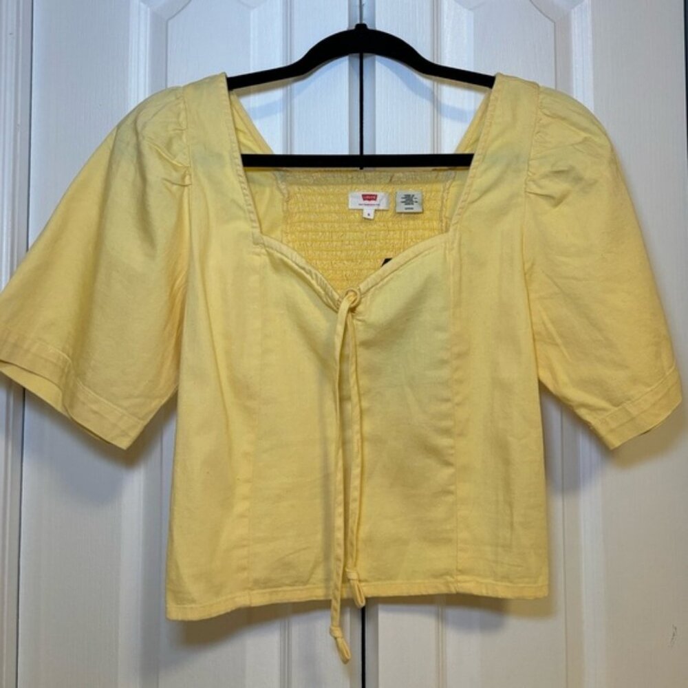 NWT Levi’s - Lace Up Crop Top Short Sleeve in Size S 100% Cotton